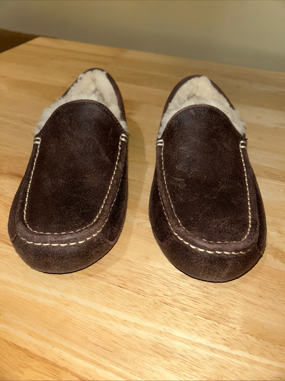 NWOB NEW Men's UGG Classic Ascot Wool Dark Brown Loafer Slipper EU 42 Men’s 9